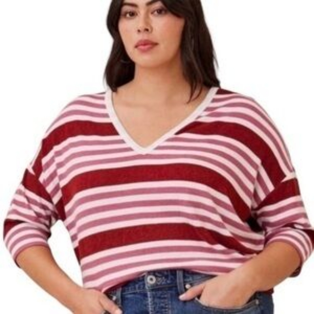 Torrid Women's Plis Size 2 Plush Red and Pink Boxy 3/4 Sleeve Tunic Top Shirt
